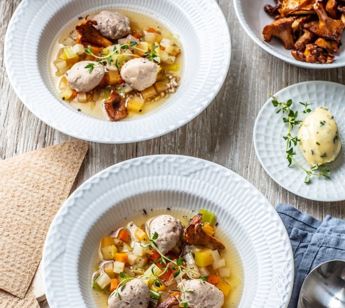 Grønnsakssuppe med kjøttboller - En smaksrik og næringsrik rett