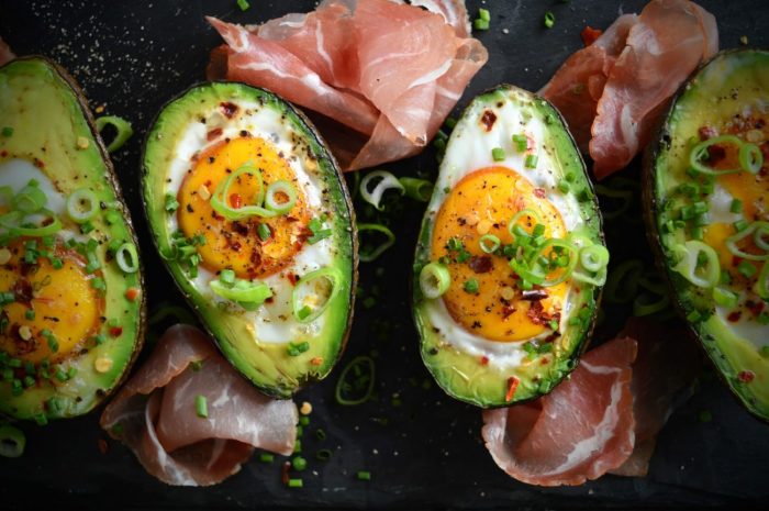 Avocadosalat, omelett og smørbrød: Oppskrifter med avocado og egg