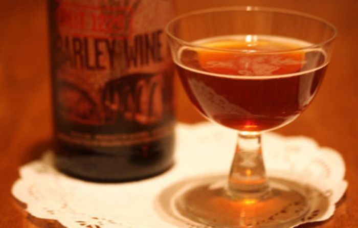 Brygg barley wine: En komplett oppskrift og guide