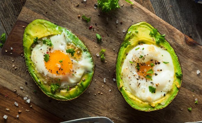 Avocadosalat, omelett og smørbrød: Oppskrifter med avocado og egg