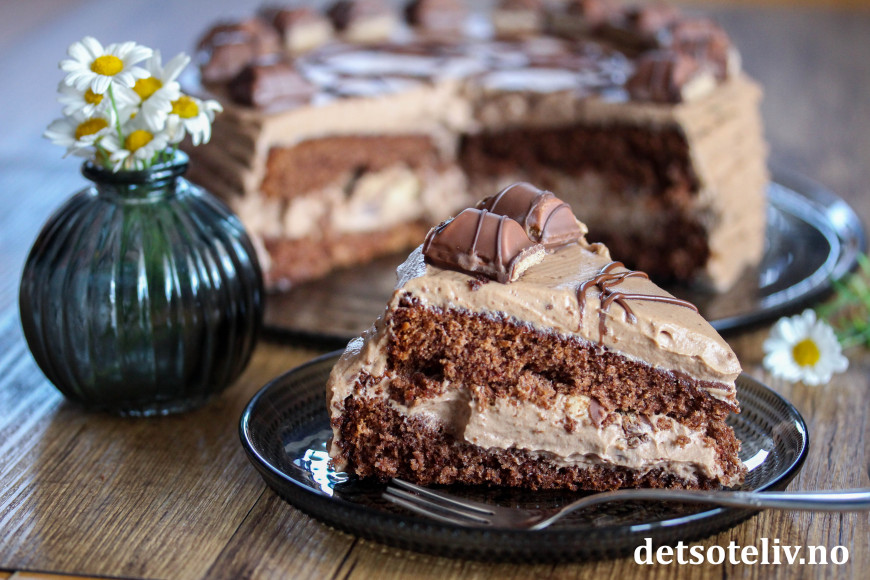 Kinder Bueno Ostekake: En Sjokoladefylt Drøm