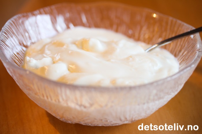 Yoghurtkrem oppskrift: Lag en luftig og deilig dessert