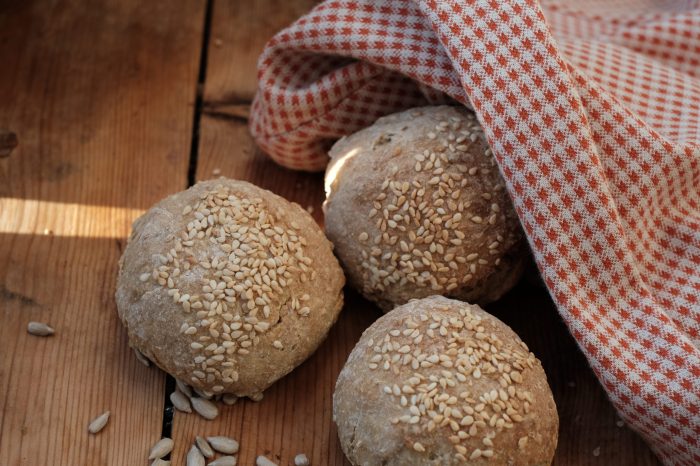 Oppskrift brød med havremel: Enkle og næringsrike hjemmebakte godsaker