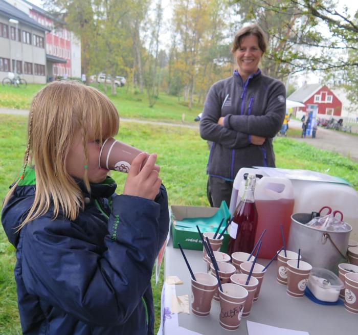 Lag forfriskende geitramssaft – en enkel oppskrift