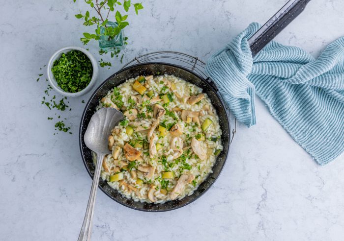 Lag en kremet risotto med kylling – en enkel og smakfull oppskrift