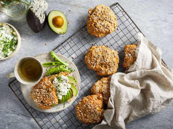 Lag deilige rundstykker med cottage cheese: En enkel oppskrift