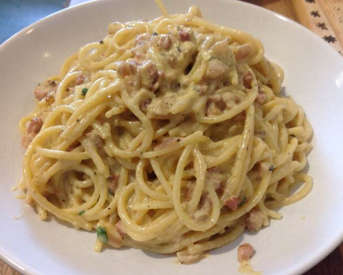 Pasta Carbonara med Fløte: En Kremmet og Deilig Rett