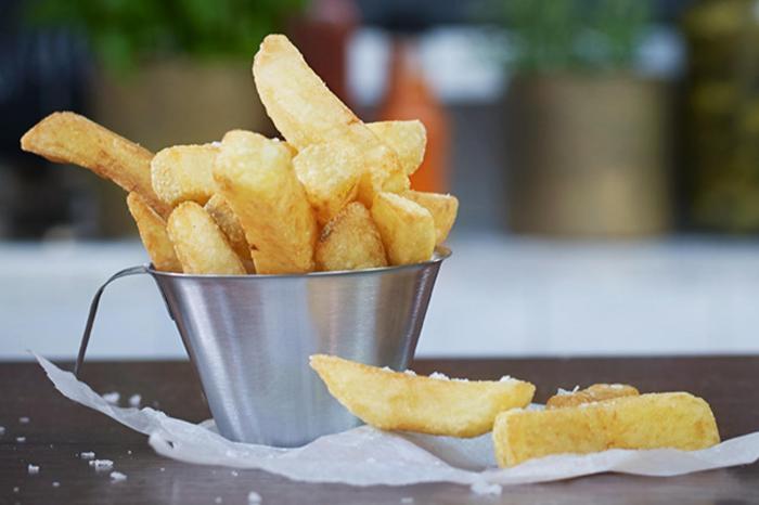 Oppskrift pommes frites: Lag sprø og deilige pommes frites hjemme