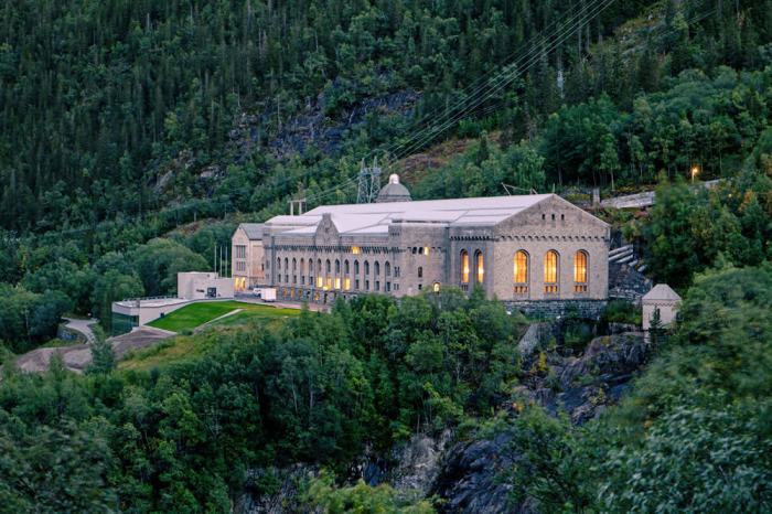 Omvisning I Tungtvannskjelleren På Vemork Norsk Industriarbeidermuseum 16 Juli, Opplev Tungtvannskjelleren På Vemork Med En Omvisning 16. Juli – En Historisk Opplevelse!