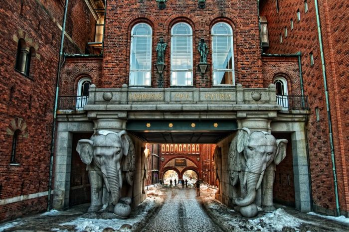 Omvisning Carlsberg KøBenhavn, Opplev Den Ikoniske Bryggeriopplevelsen Med En Omvisning Hos Carlsberg I KøBenhavn!