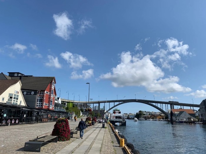 Omvisning Haugesund RåDhus, Utforsk Haugesunds RåDhus Med En Omvisning – En Arkitektonisk Perle Ved Kysten!