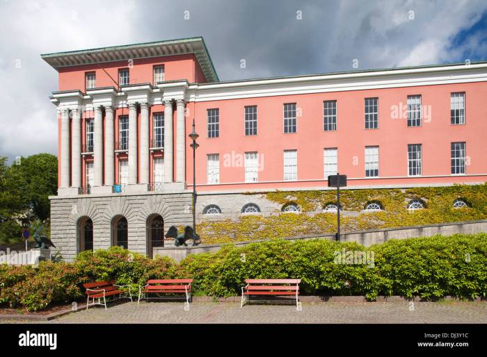 Omvisning Haugesund RåDhus, Utforsk Haugesunds RåDhus Med En Omvisning – En Arkitektonisk Perle Ved Kysten!