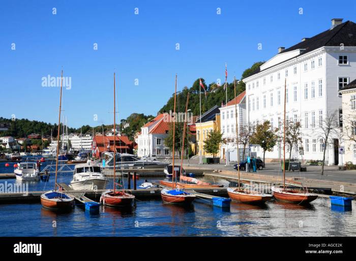 Omvisning I RåDhuset I Arendal, Utforsk Arendals Historie Med En Omvisning I RåDhuset – En Lokal Skatt!