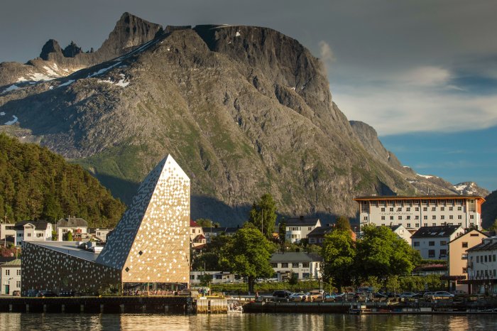 Omvisning Tindesenteret, Utforsk Fjellenes Verden Med En Omvisning På Tindesenteret – En Opplevelse For Naturelskere!