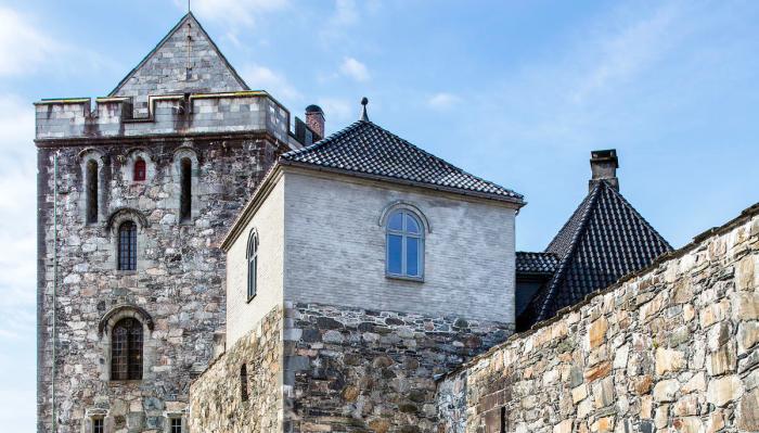 RosenkrantztåRnet Omvisning, Oppdag Bergen Fra Oven Med En Omvisning I RosenkrantztåRnet – En Historisk Utsikt!