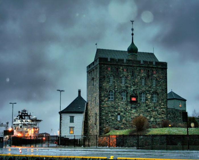 RosenkrantztåRnet Omvisning, Oppdag Bergen Fra Oven Med En Omvisning I RosenkrantztåRnet – En Historisk Utsikt!