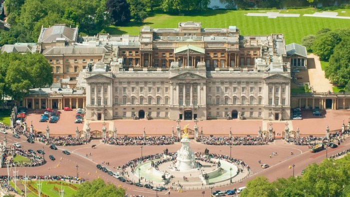 Omvisning På Buckingham Palace, Få Et Glimt Av Kongeligheten Med En Omvisning På Buckingham Palace – En Engelsk KongedrøM!