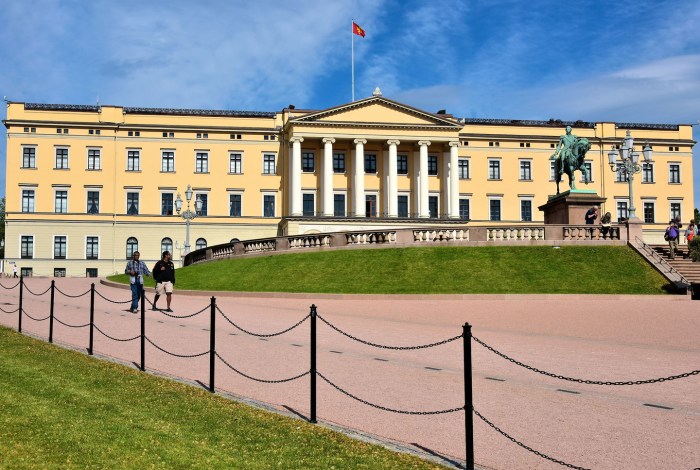 Omvisning Slott Oslo, Oppdag Norges Kongelige Prakt Med En Omvisning På Slottet I Oslo – En Opplevelse For Hele Familien!