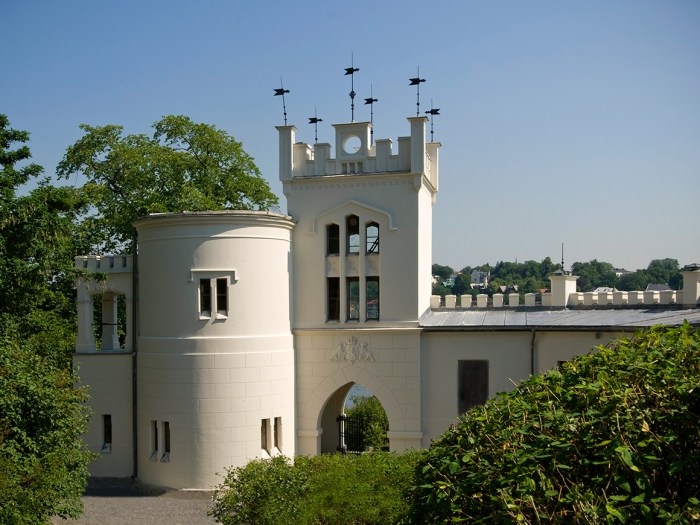 Oscarshall Slott Omvisning, Utforsk Oscarshall Slott Med En Omvisning – En Kongelig Perle Ved Fjorden!