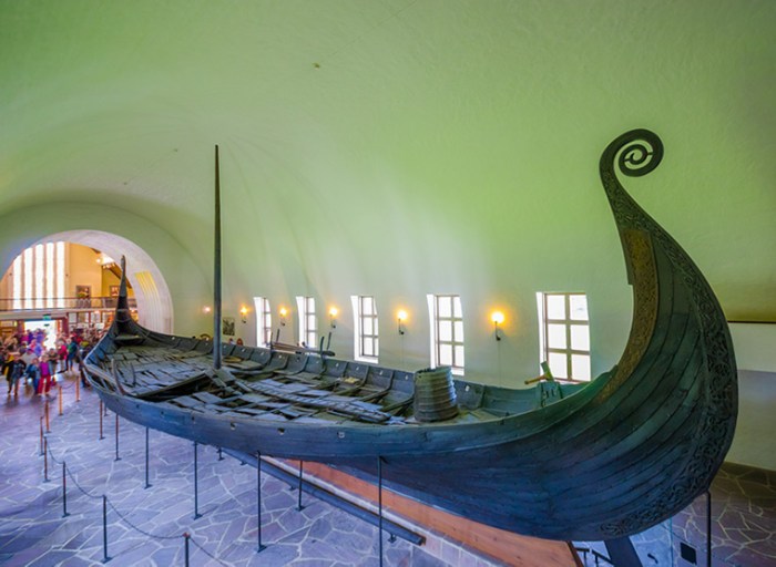 Vikingskipshuset Omvisning, Oppdag Norges Stolte Vikingarv Med En Omvisning I Vikingskipshuset – En Reise Tilbake Til Vikingtiden!