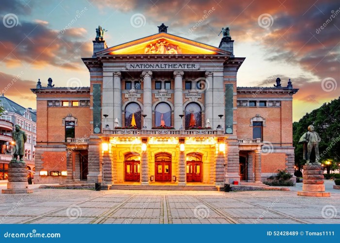 Oslo Nationaltheatret Omvisning, Bli Kjent Med En Av Norges Viktigste Kulturinstitusjoner Med En Omvisning På Nationaltheatret I Oslo!