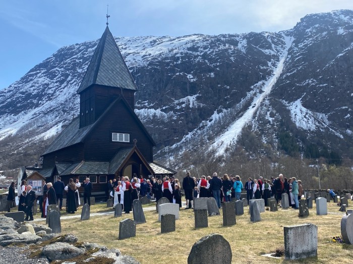 RøLdal Stavkirke Omvisning, Opplev Norsk Kirkearkitektur Med En Omvisning I RøLdal Stavkirke – En Reise Gjennom Tid!